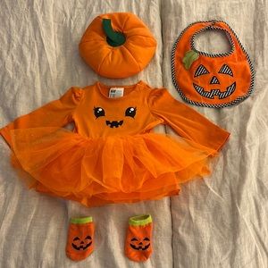Baby pumpkin outfit